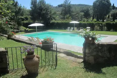 Image de Appartement de trois pièces, 80 mètres carrés, 5/7 personnes avec piscine, à 8 km du centre de Florence