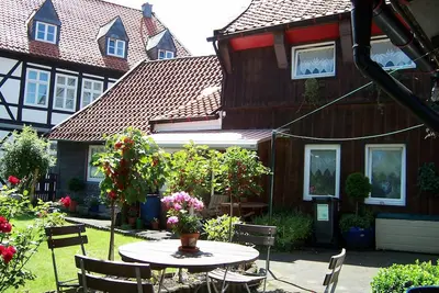 Image de 5 chambres, emplacement calme, ville de Goslar, à 200m de la place du marché \/ boutique \/ restaurants