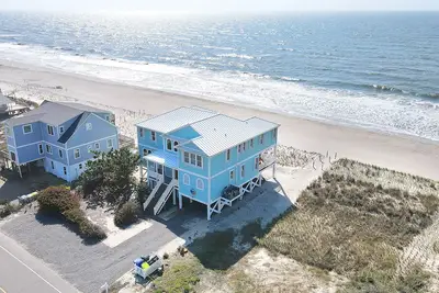 Image de Sérénité: 5 Br / 4. 5 Ba maison à Oak Island, 17 personnes