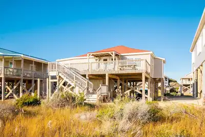 Image de Heather Leigh: 3 Br / 2 Ba maison Ă Oak Island, pour 6 personnes
