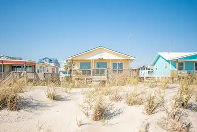 Image de Dip Inn: 3 Br / 2 Ba maison Ă Oak Island, pour 6 personnes