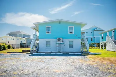 Image de The Hideaway: 2 Br / 1 Ba maison Ă Oak Island, pour 4 personnes