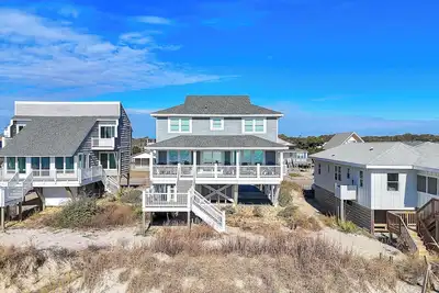 Image de Dunes: 5 Br / 3 Ba maison Ă Oak Island, pour 12 personnes