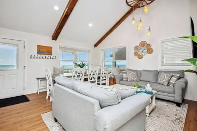 Image de Dans le mystique: 4 Br / 2 Ba maison Ă Oak Island, pour 12 personnes