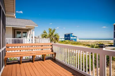 Image de Voir la mer: 3 Br / 2 Ba maison Ă Oak Island, pour 6 personnes