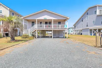 Image de Shorebird: 4 chambres / 2 salles de bain Ocean View House avec vue Marsh de Back Deck