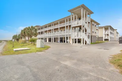 Image de Sol Retreat: 3 Br / 2 Ba condo Ă Oak Island, pour 8 personnes