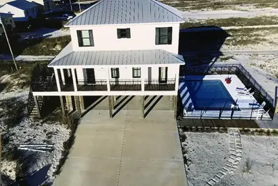 Image de À quelques pas de la plage, Piscine - partagée entre 3 maisons - taux de chute RÉDUIT