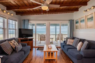 Image de Chill'ax Inn: 3 chambres / 2 salles de bain Oceanfront Home avec porche couvert