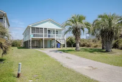 Image de Voir Otter: 4 Br / 2 Ba maison à Oak Island, pour 9 personnes