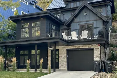Image de Maison de ski n ° 1 la plus populaire. 26 couchages! Spa privé. Le meilleur de Bear Hollow