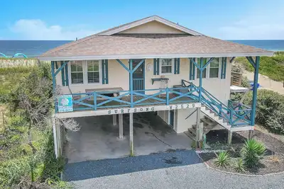 Image de Surfsong: 4 Bed / 2 Bath Accueil Oceanfront dans un cadre privé sur West Beach