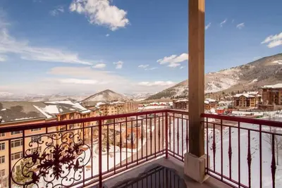 Image de Ski in Ski Out at the Canyons 3000 sq. Ft. 4br 4. 5ba sleeps 12 End top unit