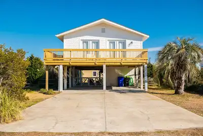Image de Location pittoresque de 3 chambres / 2 salles de bain sur la plage d'Oak Island