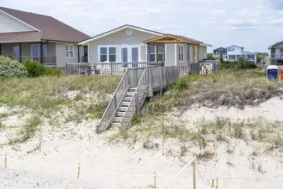 Image de Rhoney R & R: 5 Br / 3. 5 maison Ba à Oak Island, pour 14 personnes