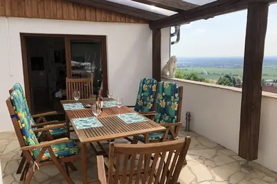 Image de C'est maintenant le temps des fêtes du vin dans le Palatinat - amusez-vous