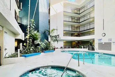 Image de Très spacieux 2br / 2ba - Condo Hilton Head à 2 minutes de la plage de Coligny -Wifi / Piscine