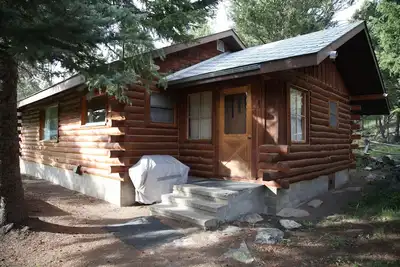 Image de 3 chambres cabine 20 miles de l'entrée nord-est de Yellowstone