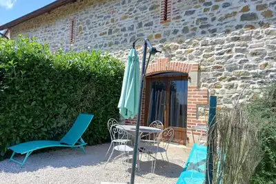 Gîte La Fromagerie along the Canal Latéral à la Loire.