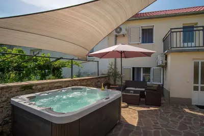 Image de Maison de vacances avec climatisation, Wifi, piscine privée, Tv, terrasse, vue panoramique, parking