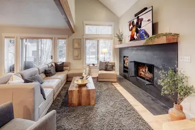 Image de 4br Luxury Deer Lake Village Townhouse situé à proximité de tout à Park City