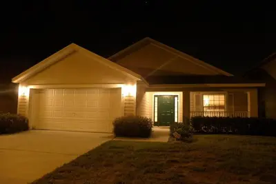 Image de Maison de piscine 4 chambres avec vue sur le lac situé sur la communauté de golf gated de Remington