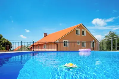 Image de Joli appartement pour 4 personnes avec Wifi, piscine, Tv, terrasse et animaux admis