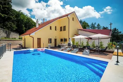 Image de Confortable appartement pour 4 personnes avec Wifi, piscine, Tv, terrasse et animaux admis