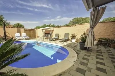 Image de Belle maison de vacances privée avec piscine privée, Wifi, climatisation, Tv et balcon