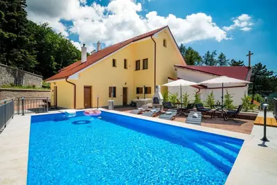 Image de Belle maison de vacances privée avec Wifi, piscine privée, Tv, terrasse, animaux admis, parking