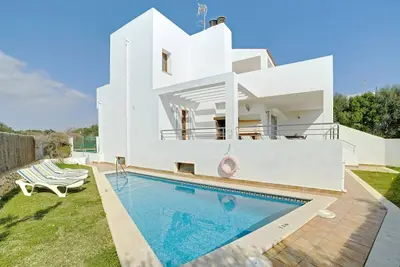 Image de Maison de vacances élégante dans un endroit central, à 500 mètres de la mer - Casa Montevela