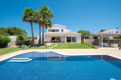 Image de Cadre tranquille avec piscine – Casa Abatzer