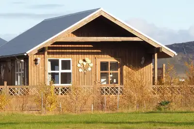 Image de Un joli chalet sur les rives de la rivière Laxá