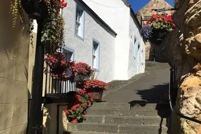 Image de Une charmante propriété historique à quelques pas du port.