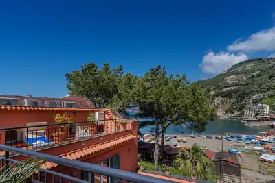 Image de Lovely beach apartment with private terrace and sea view near Sorrento