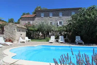 Image de Maison  de Caractère pour 12 personnes, Piscine Privee