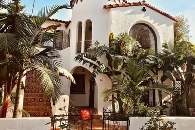 Image de 1/2 pâté de maisons de la plage - Récemment rénové - Casa de las Palmas