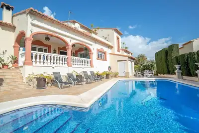 Image de Belle maison de vacances privée avec piscine privée, climatisation, Wifi, Tv, terrasse et parking