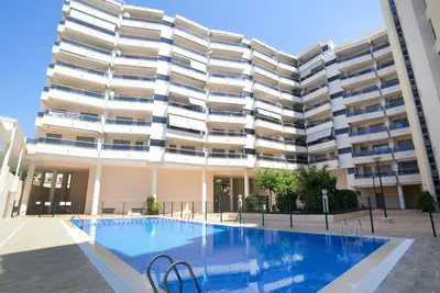 Bel appartement pour 2 personnes avec climatisation, Wifi, piscine, Tv, terrasse et parking