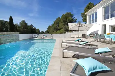 Image de Belle maison de vacances privée avec climatisation, piscine privée, Wifi, Tv, terrasse et parking