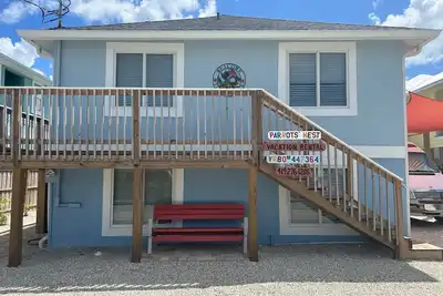 Image de 140 Primo Waterfront House, Htd Pool, Dock, Walk To Times Square Facultatif 3 ch