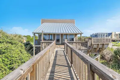 Image de Spinnaker: 4 Bed / 2 Bath Oceanfront Accueil avec des vues expansives du salon