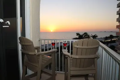 Image de Condo sur la plage! Great Gulf views avec des couchers de soleil Spectaculaires!