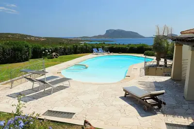 Image de Belle maison de vacances pour 8 personnes avec climatisation, piscine privée, Tv, patio et parking