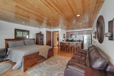 Image de Cozy Streamside Studio 1 Mi de la station de ski de Taos!