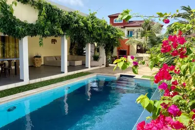 Image de Modern Deluxe Villa 4 chambres et piscine à seulement 750 mètres de Palm Beach!
