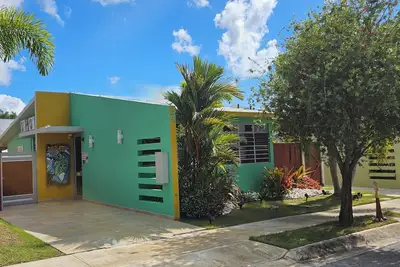 Image de PRIVÉ BeachSide Home 2-Bdrs 2-Bths \/ Piscine commune \/ 2e étage SunStar Terrace