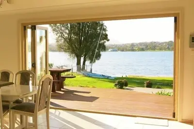Image de Lakeside Cottage Primbee - Position absolue au bord de l'eau