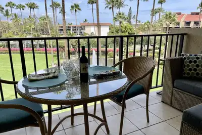 Image de Bâtiment Ocean-View 10. Lits King et Twin Murphy. Lanai extra large.