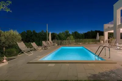Image de Maison de vacances privée avec piscine privée, Wifi, climatisation, Tv, terrasse, vue panoramique